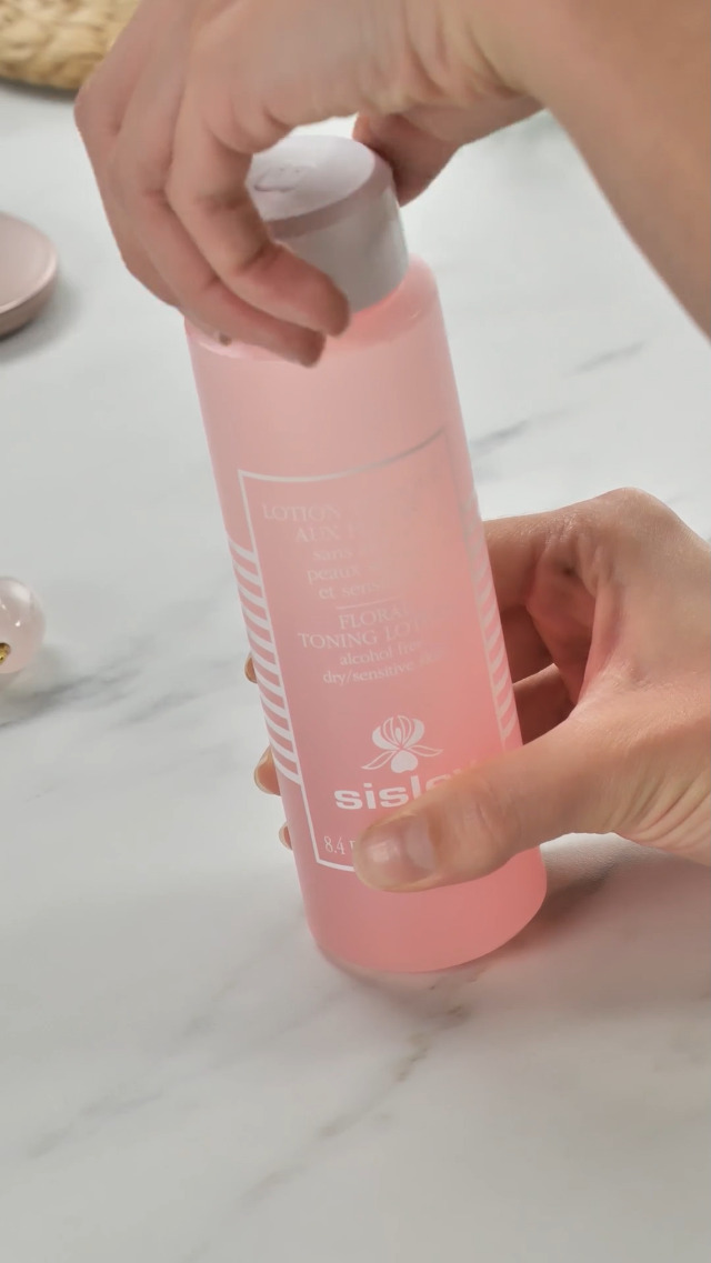 Amazon.com: Sisley Paris Floral Toning Lotion - 250 mL - Cleanses