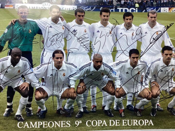 Realmadridの選手の直筆サイン入り集合写真 Realmadridの選手の直筆