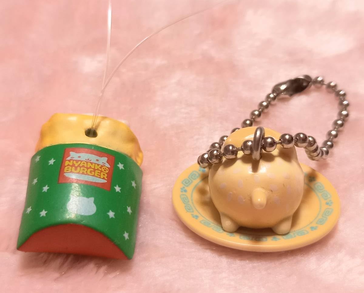 Amazon.co.jp: サンエックスにゃんにゃんにゃんこキーホルダー2点