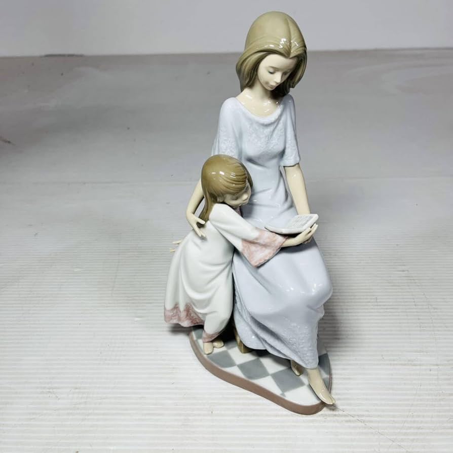 Amazon.co.jp: LLADRO おやすみ前のご本No.5457 スペイン陶磁器 少女