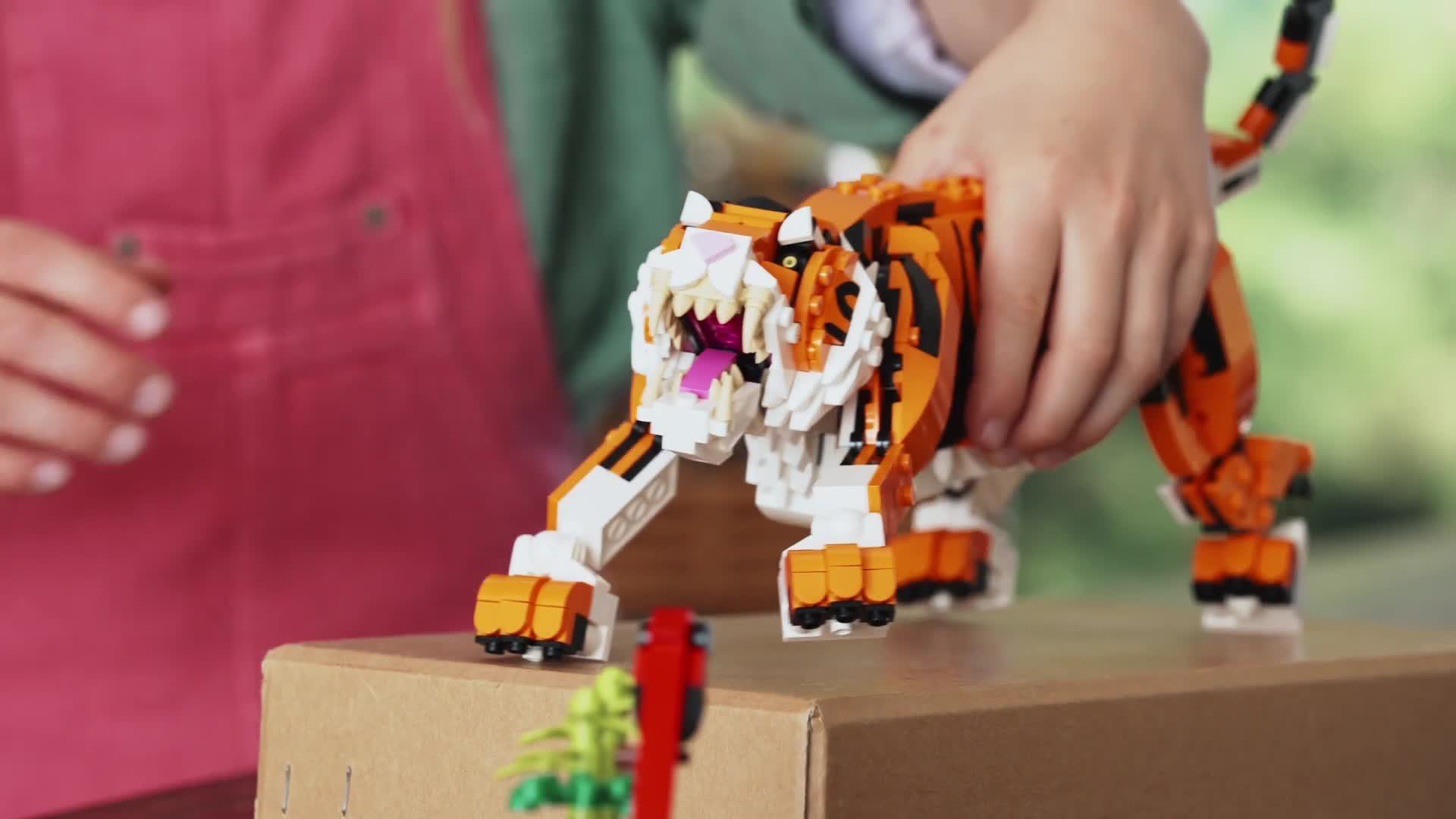 Amazon.co.jp: レゴ(LEGO) クリエイター 野生のトラ 31129 おもちゃ