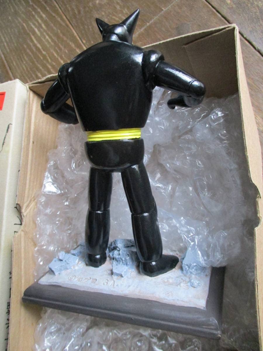 Amazon | 浪漫堂ブラックオックス／NO.3ポリストーン製フィギュア鉄人