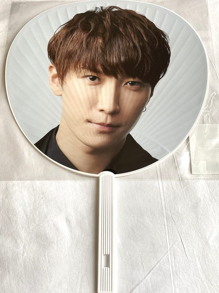 Amazon.co.jp: Snow Man 【 ジャンボうちわ （ 渡辺翔太 ） 】ライブ