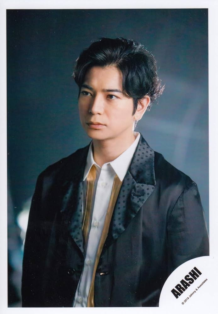 Amazon.co.jp: ARASHI 嵐 公式 生 写真 （松本潤）ARA00305 : おもちゃ