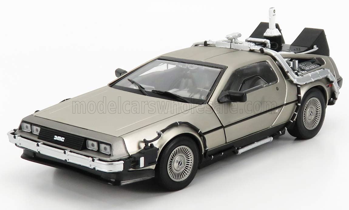 Amazon | 1/18 バック・トゥ・ザ・フューチャー パートII デロリアン