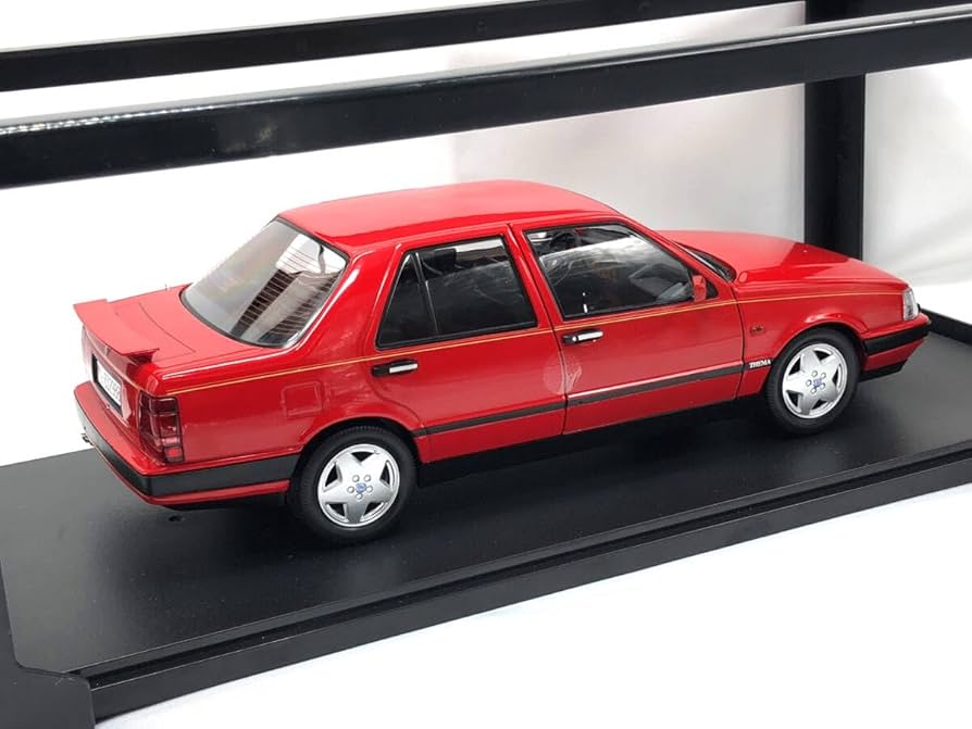 1/18 ランチア テーマ 8.32 フェラーリ 1988 リアウィング レッド
