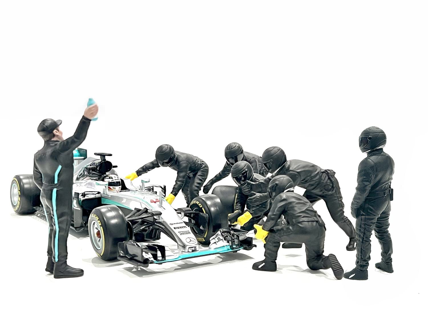 Amazon.com: American Diorama F1 Pit Crew Figures (Set III) for 1