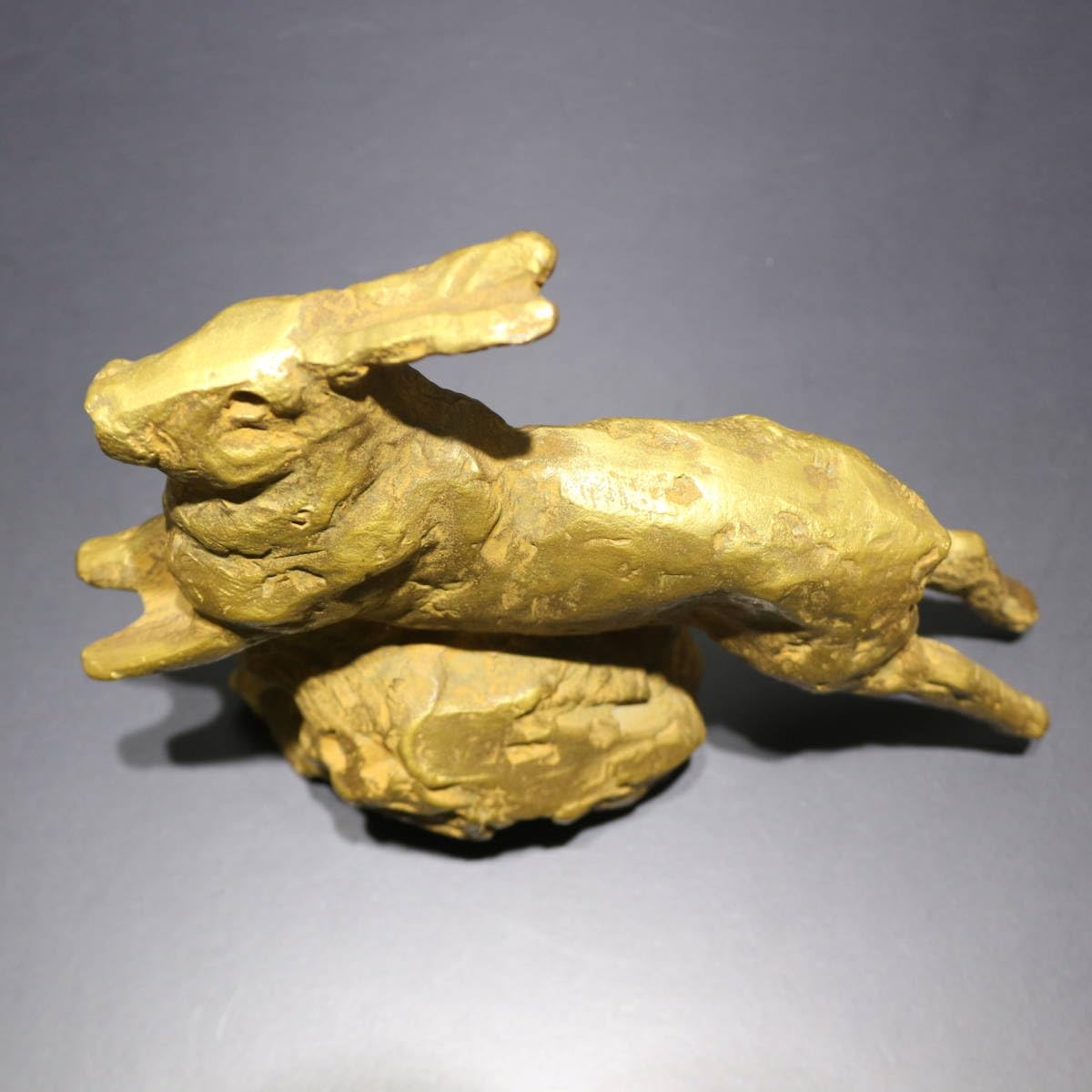 Amazon.co.jp: 【卯】北村西望ブロンズ像置物「飛躍」1975年干支兎銅像