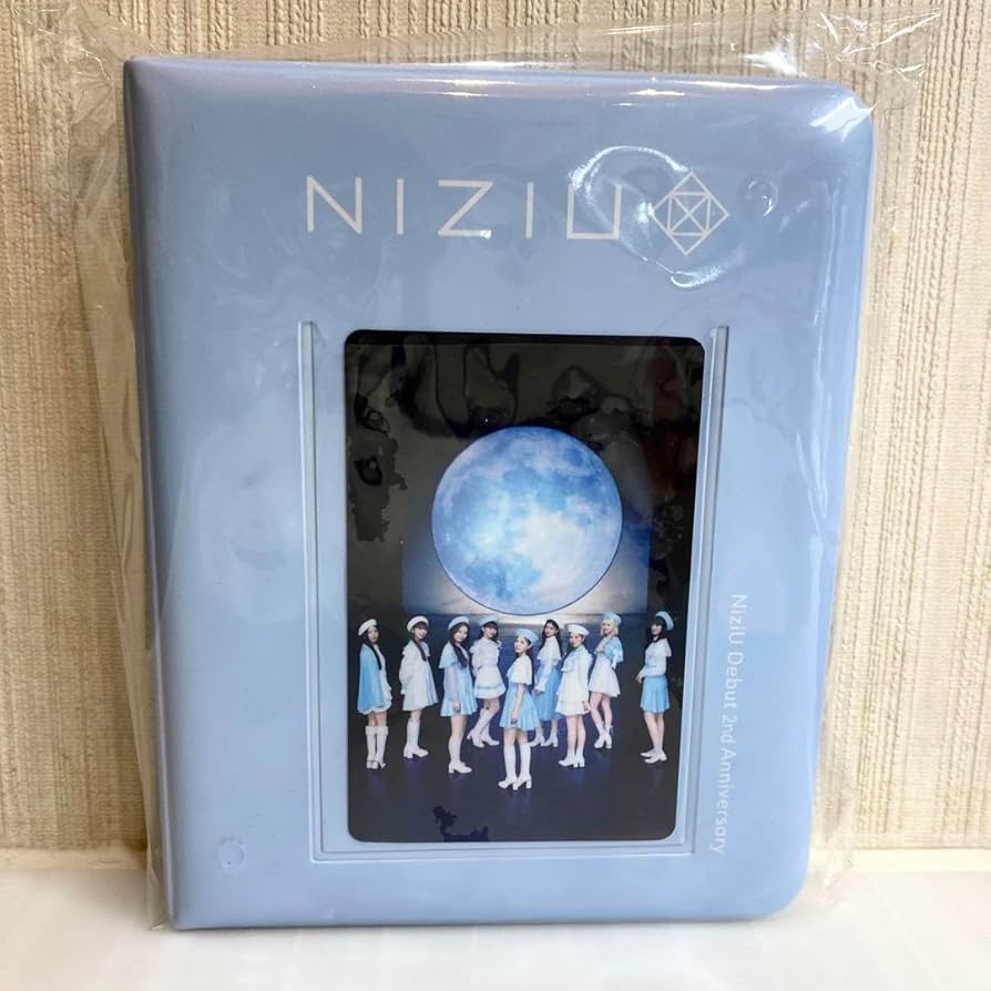Amazon.co.jp: NiziU フォトカードケース トレカケース 2周年 BlueMoon