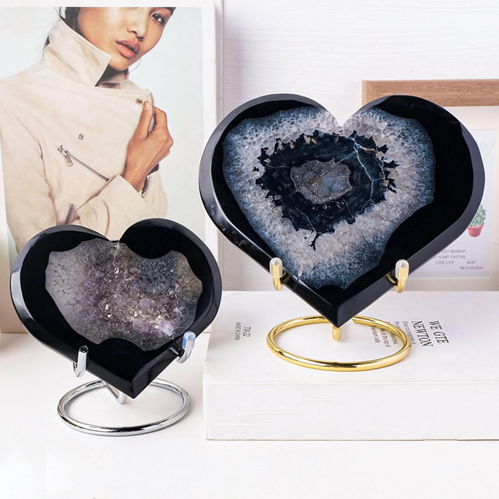 Amazon｜天然水晶黒瑪瑙ジオード ハート型グレーストライプ瑪瑙