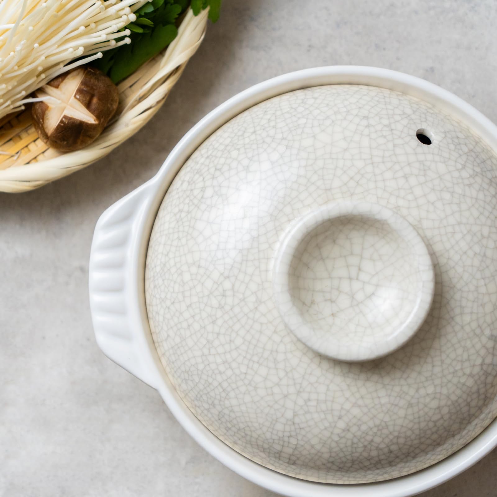 Amazon｜銀峯陶器 土鍋 京型 墨貫入 鍋焼きうどん用鍋 6号 一人用 約