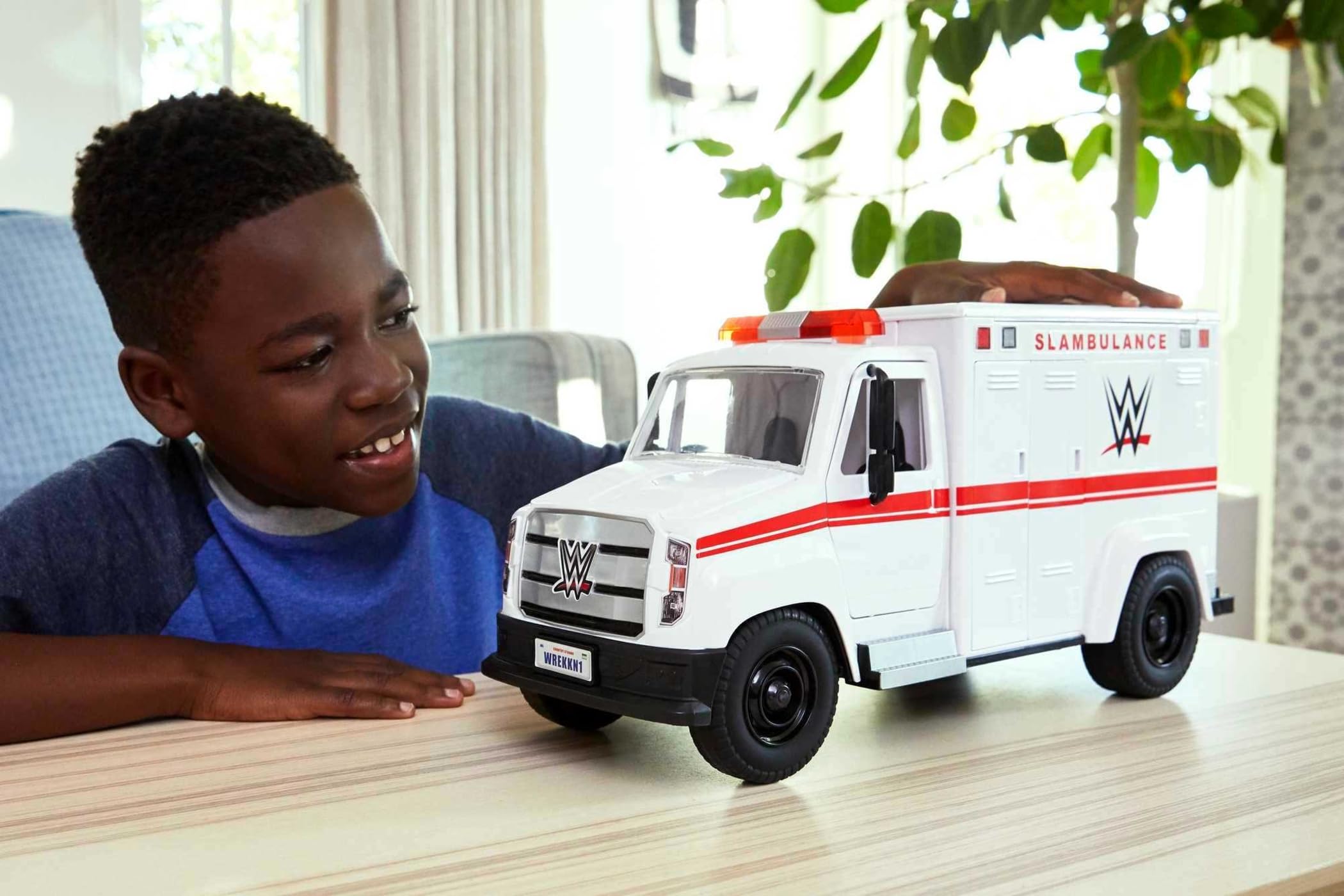Amazon.co.jp: WWE Wrekkin' Slambulance Vehicle with Rolling Wheels