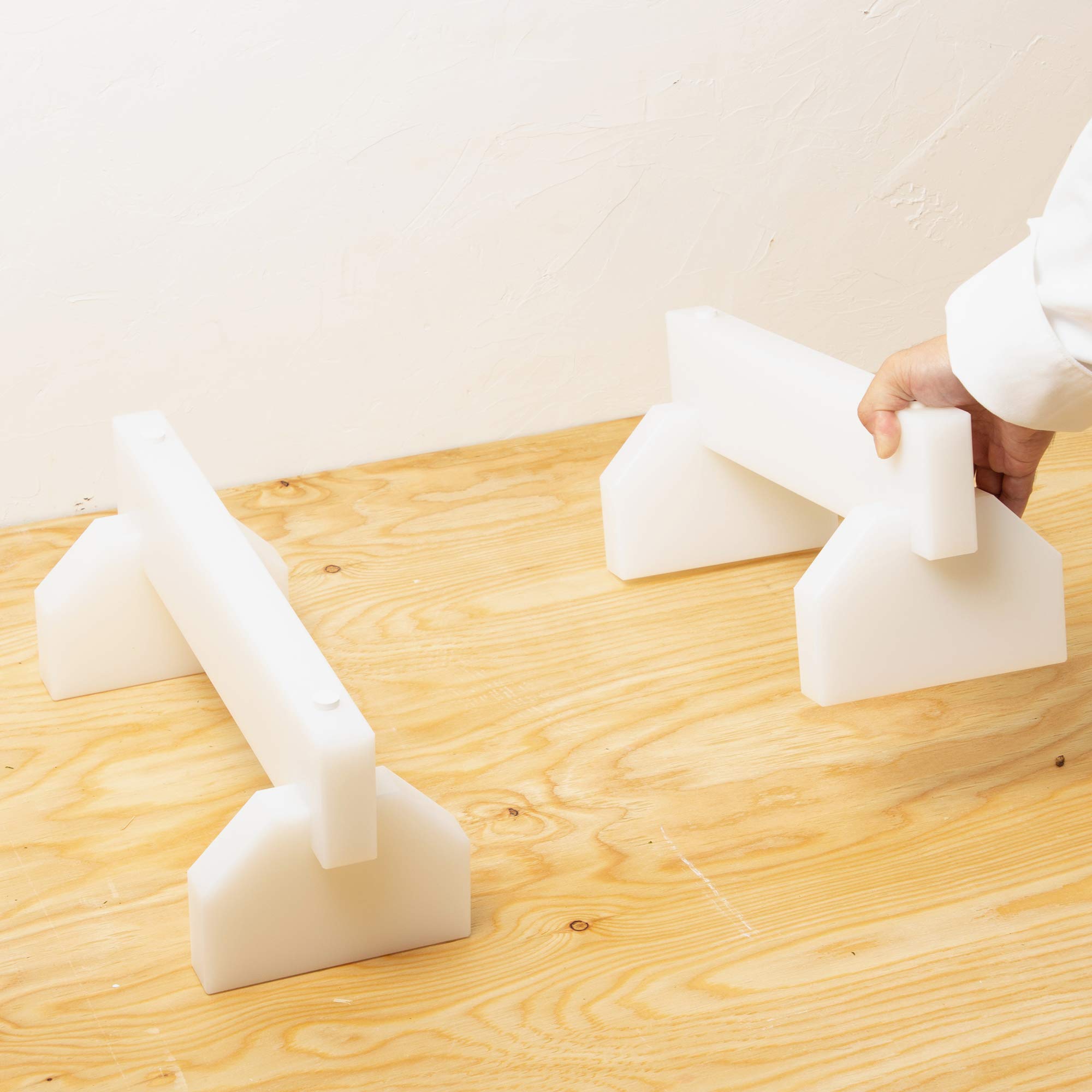 Amazon｜遠藤商事 TKG まな板用脚 35cm 材質:プラスチック 幅×高さ(mm