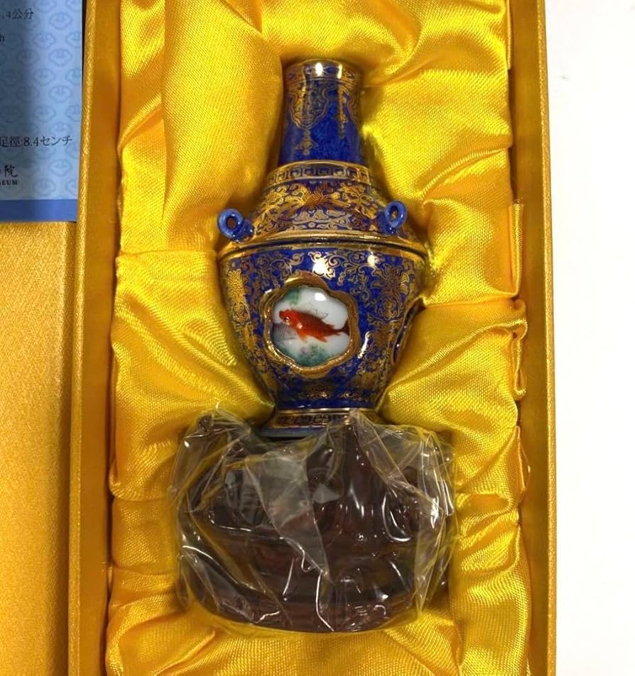 Amazon.co.jp: 台湾 故宮博物院 霽青描金游魚転心瓶 壺 ミニチュア