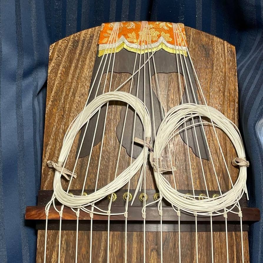 良品】琴 和楽器 弦楽器 13弦 和琴 木製 13弦琴 赤い布付き ③ 良品