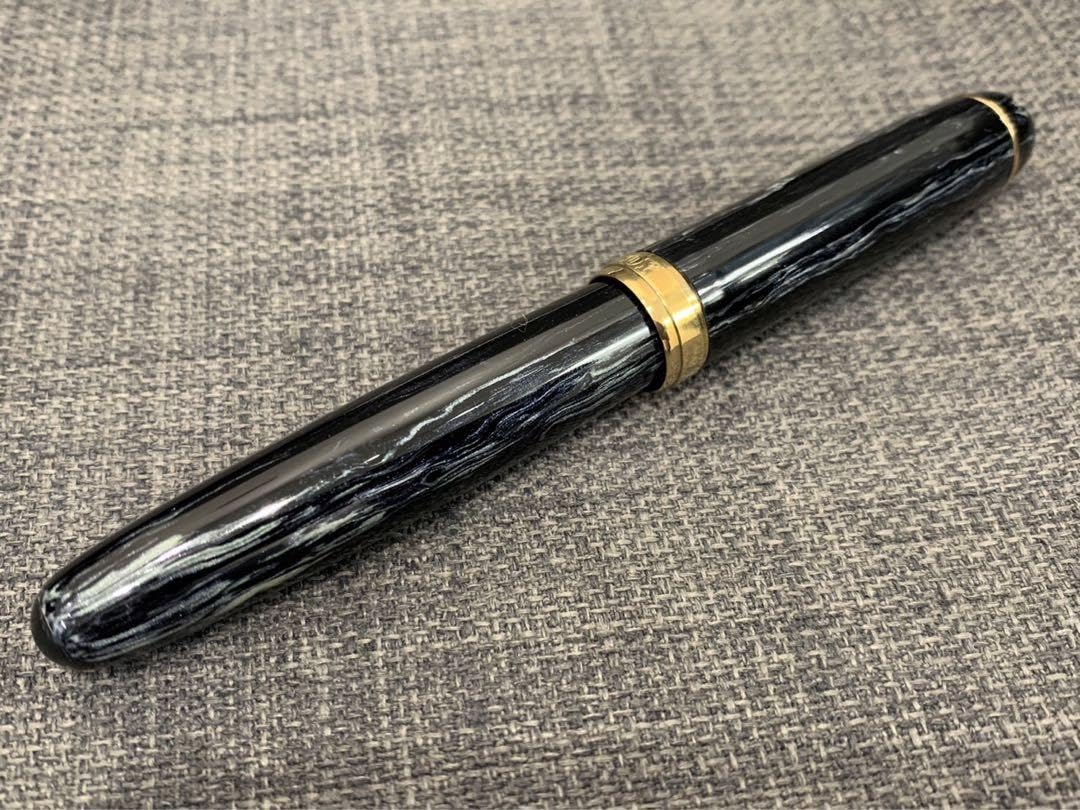 Amazon | PLAYBOY プレイボーイ 万年筆 PEARL マーブル 14K | 万年筆