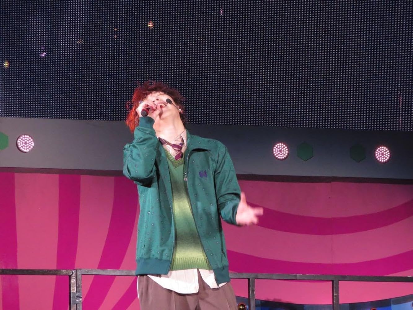 Amazon.co.jp: セカオワ深瀬さん着用モデルNeedles トラックジャケット