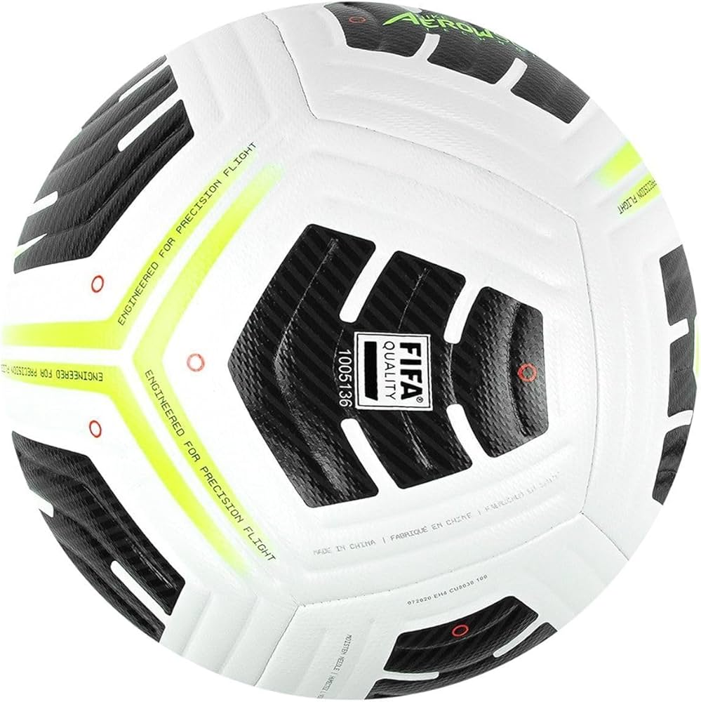 Amazon.co.jp: Nike アカデミープロ - チーム FIFA Sz 5 サッカー