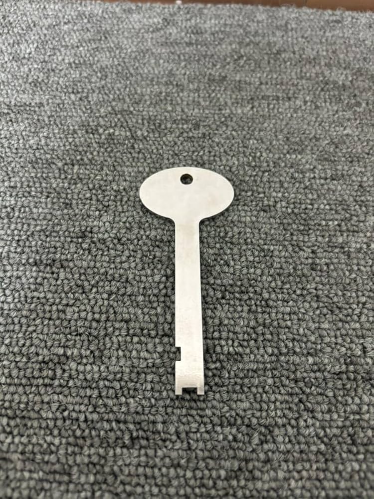 Amazon.co.jp: JR 国鉄 新幹線用 忍び錠 ラッチキー : ファッション