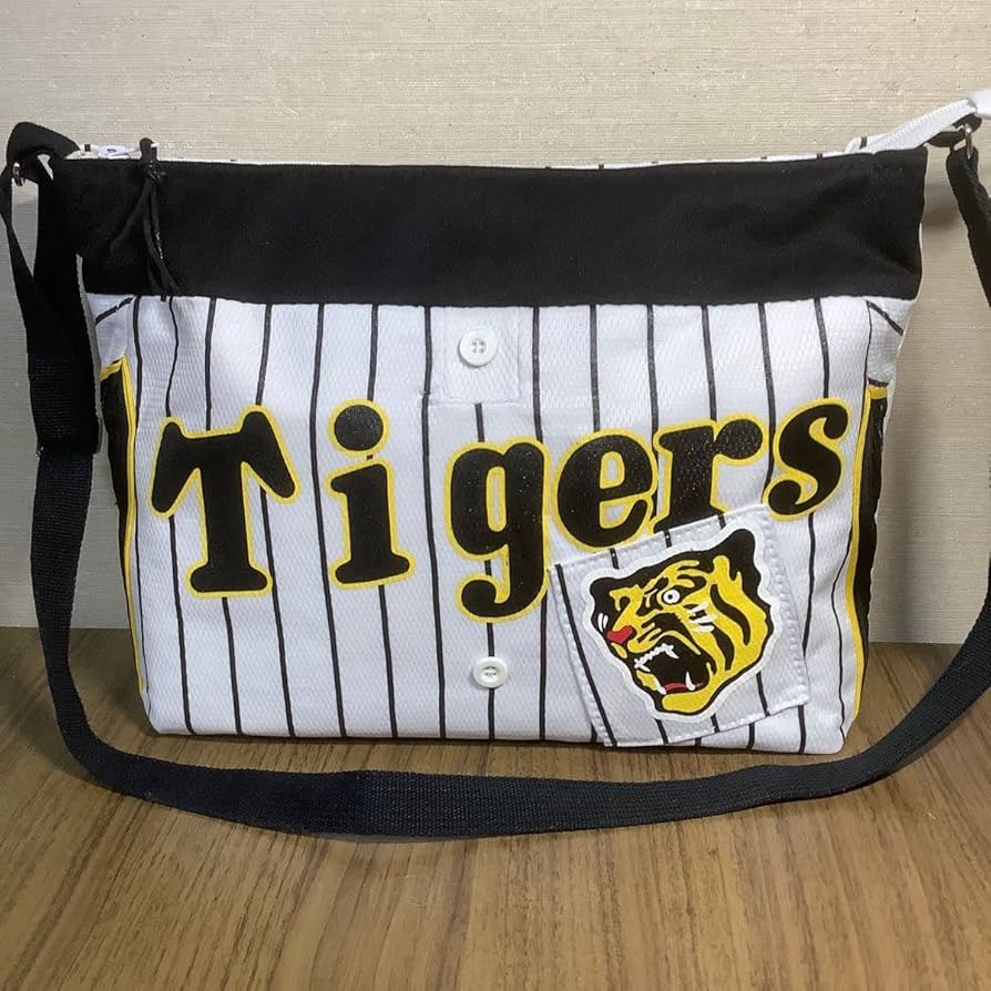 阪神Tigers ユニフォームチキンラーメン Lサイズと応援バッグ 阪神
