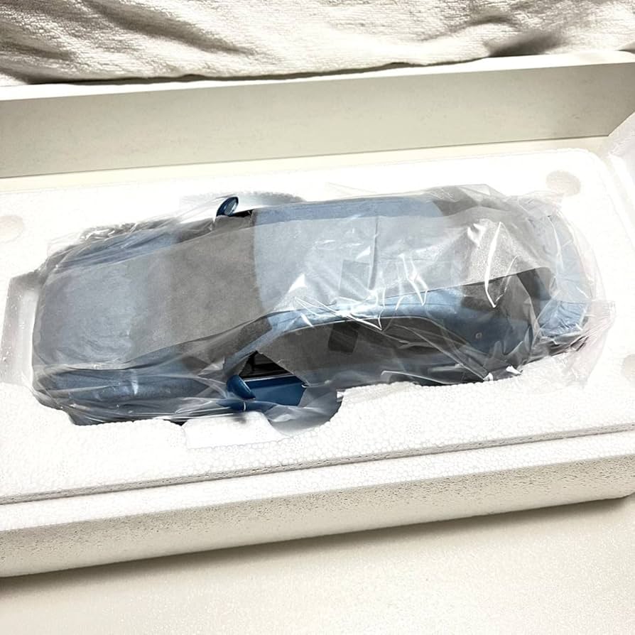 Amazon.co.jp: 京商 1/18 samurai トヨタ クラウン ハイブリッド