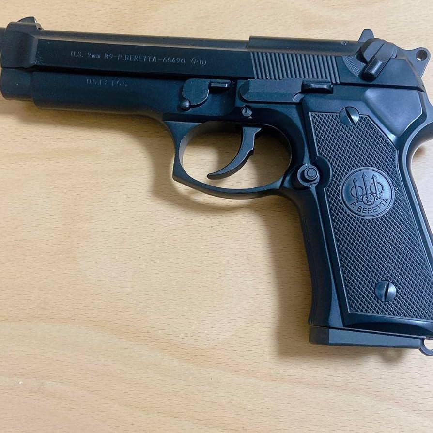 Amazon.co.jp: ベレッタ M92F モデルガン 玉 トイガン 廃盤 : おもちゃ