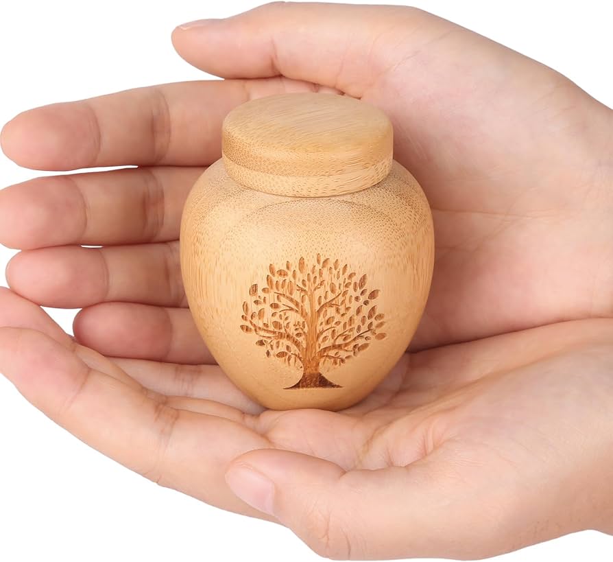 Amazon｜ペット用 ミニ骨壷 竹製｜生命の樹 彫刻デザイン｜小型ペット