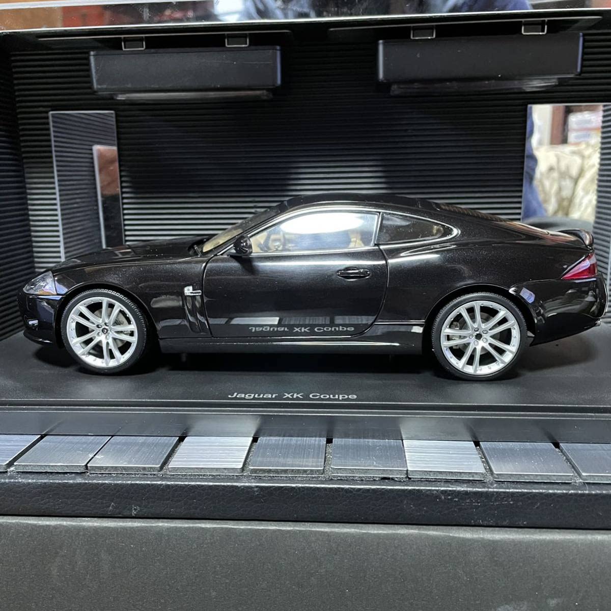 中古】AUTO art JAGUAR XK 2006 COUPE 1:18 中古】AUTO art JAGUAR XK