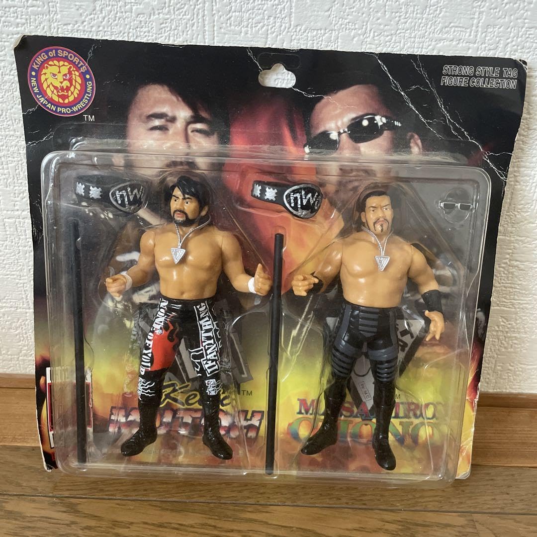 新日本プロレス フィギュア 蝶野 武藤 長州 天山 ポスカ チケット