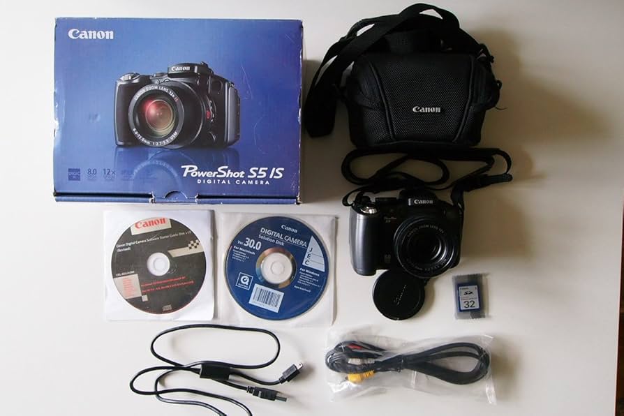 Canon PowerShot S5 IS Digitalkamera (8 MP, 12-fach opt. Zoom, 6