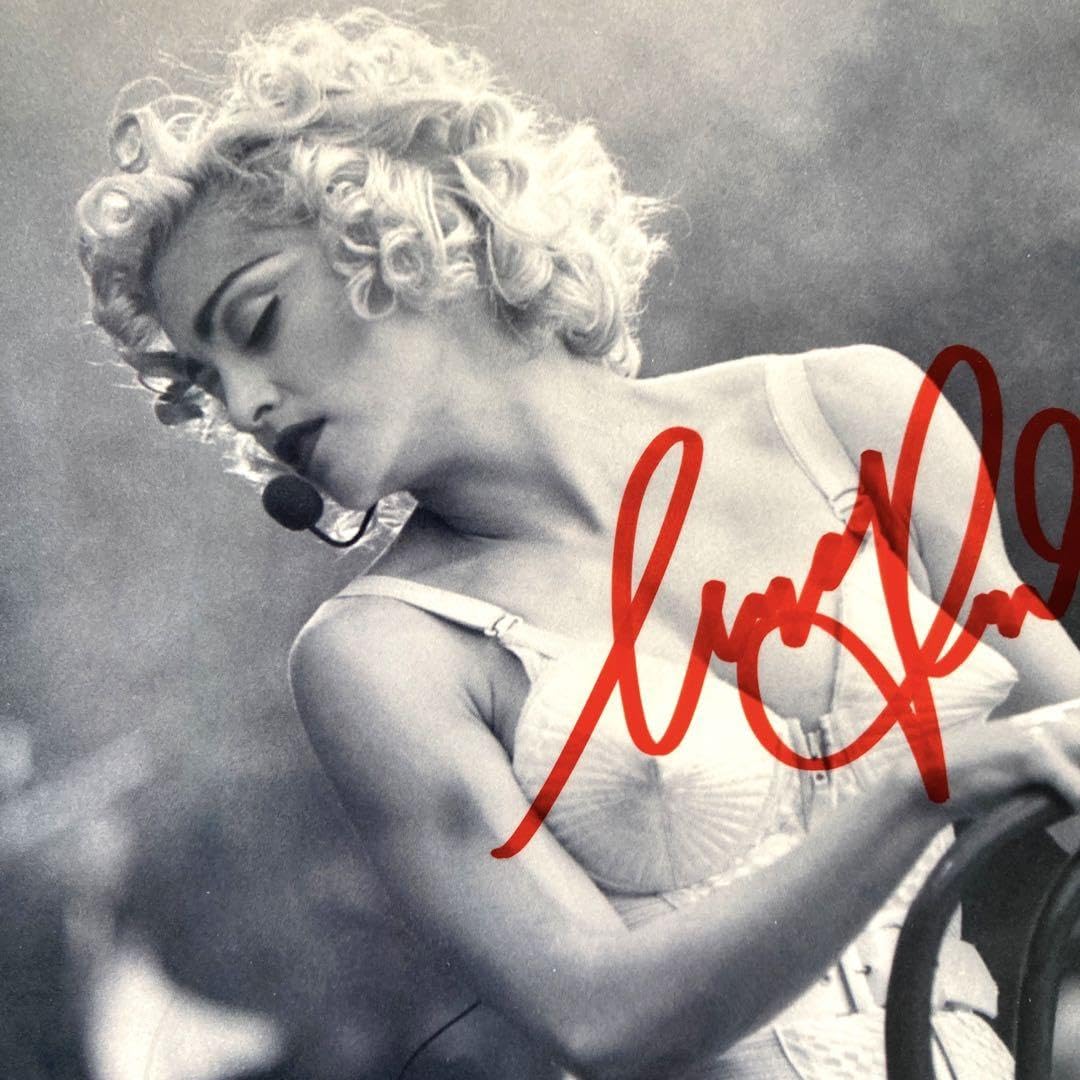Amazon.co.jp: セール中…マドンナ直筆サイン入り2Lサイズ写真…Madonna