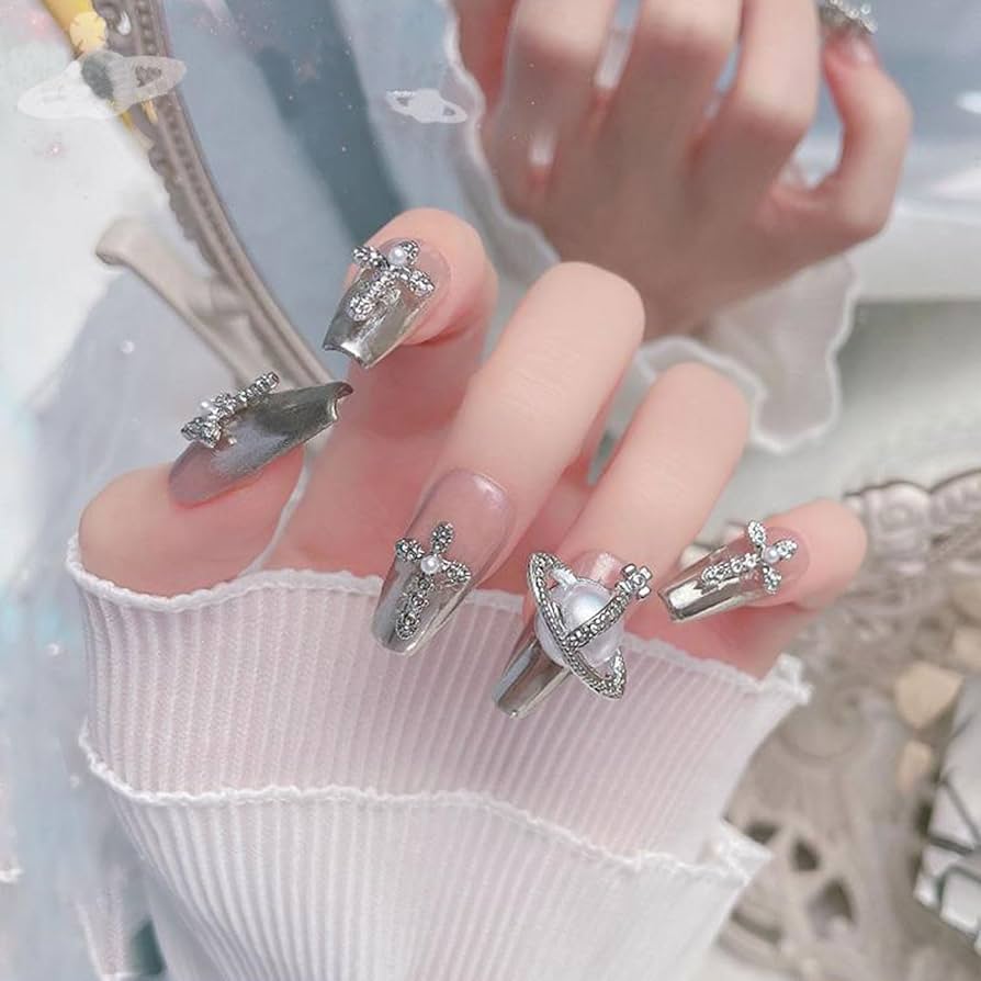 Amazon.co.jp: ラインストーン ネイルパーツ 32個セット 大きい 3D