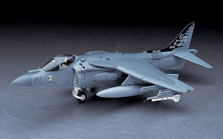 Amazon | ハセガワ 1/48 アメリカ海兵隊 AV-8B ハリアー II プラス
