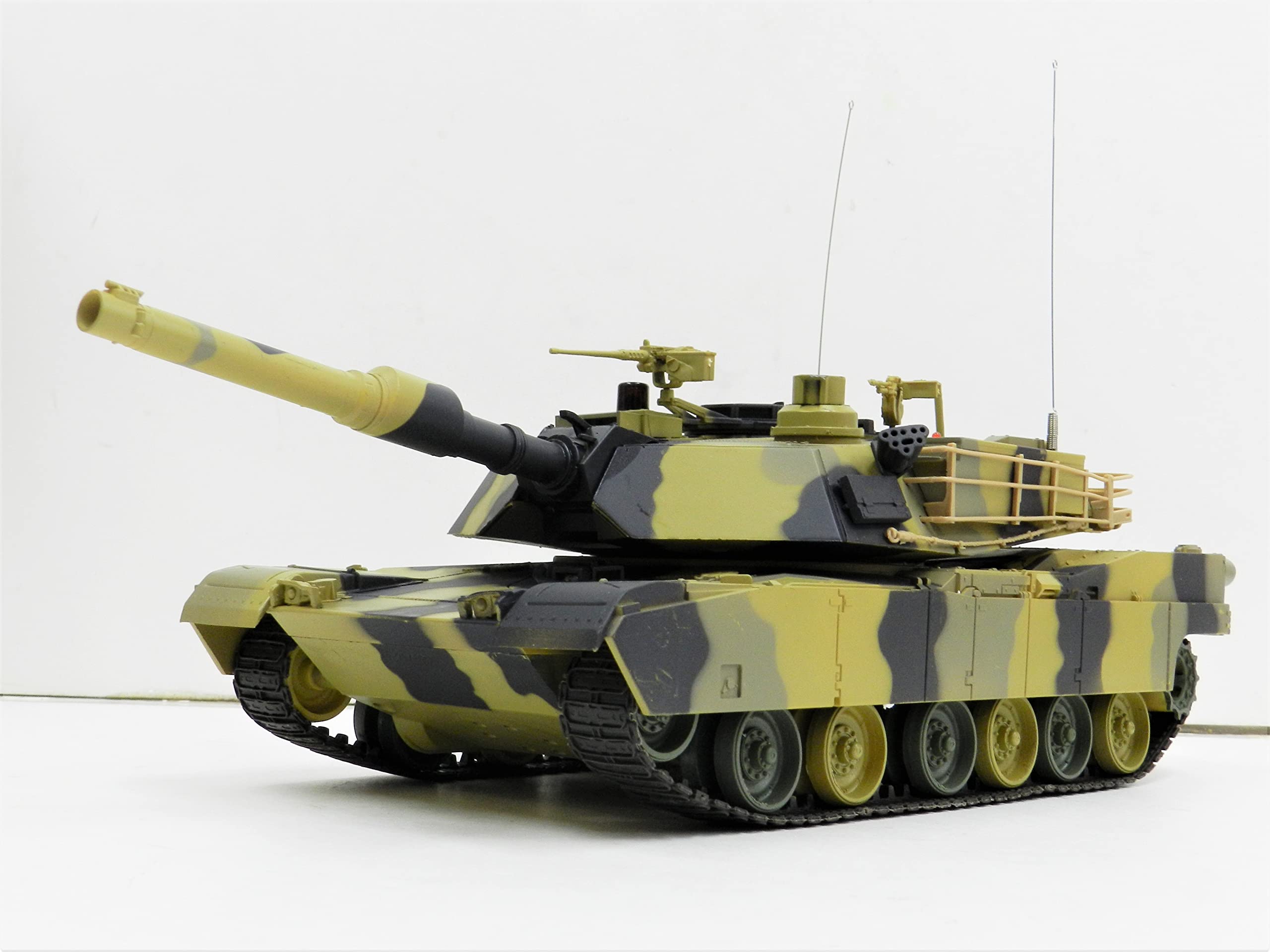 Amazon.co.jp: ヘンロン 2.4GHz 1/24 戦車ラジコン アメリカ軍 M1A2
