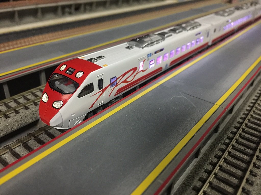 Amazon | 鉄道模型 Nゲージ 台湾 台湾鉄路管理局 鉄支路 傾斜式 普悠瑪