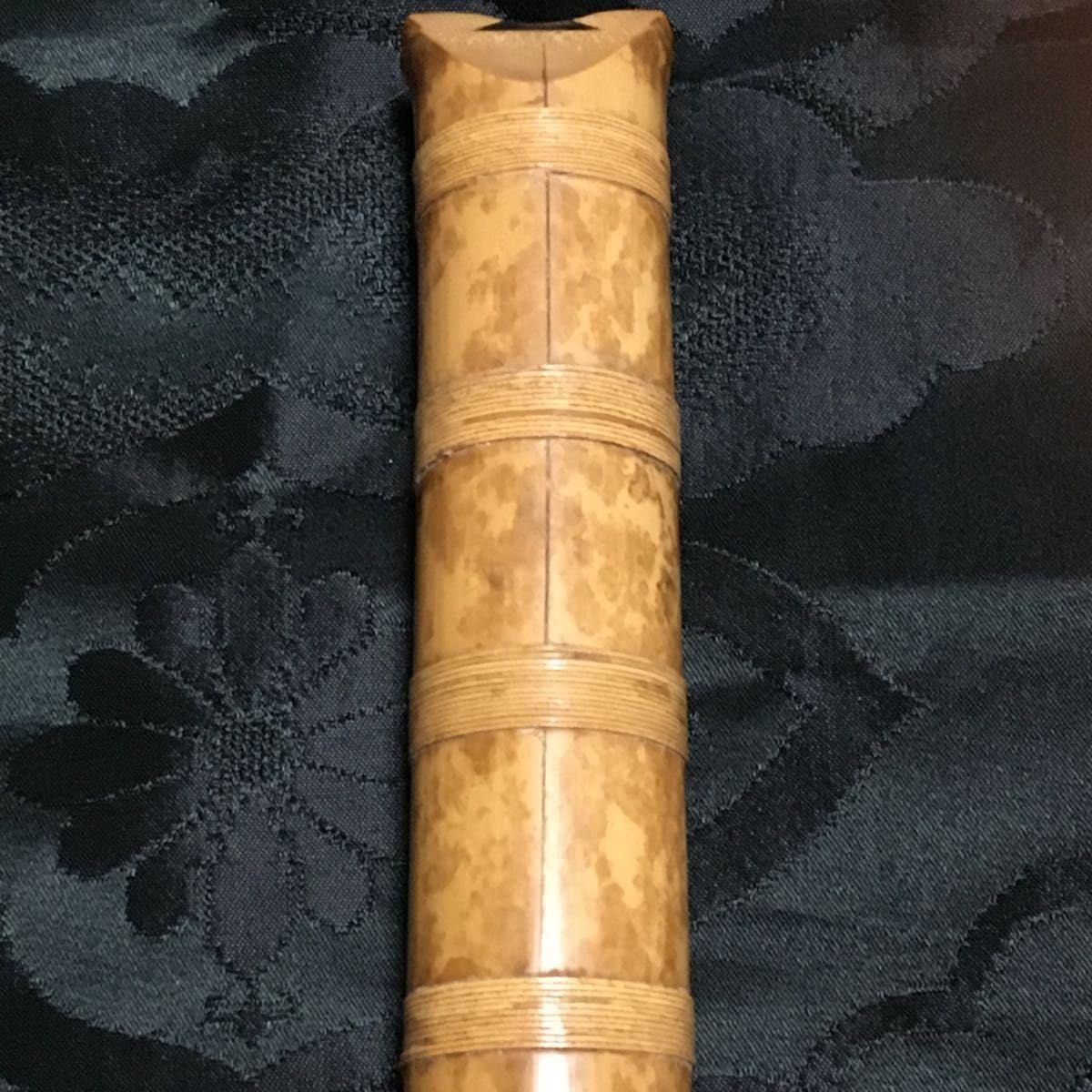 Amazon.co.jp: 尺八 琴古流 在銘 二尺一寸管 中継ぎ 籐巻き 銀三線