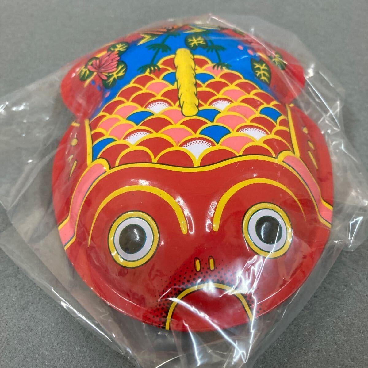 Amazon.co.jp: 昭和レトロ ブリキ 金魚 大サイズ とバケツ 当時物 : ホビー