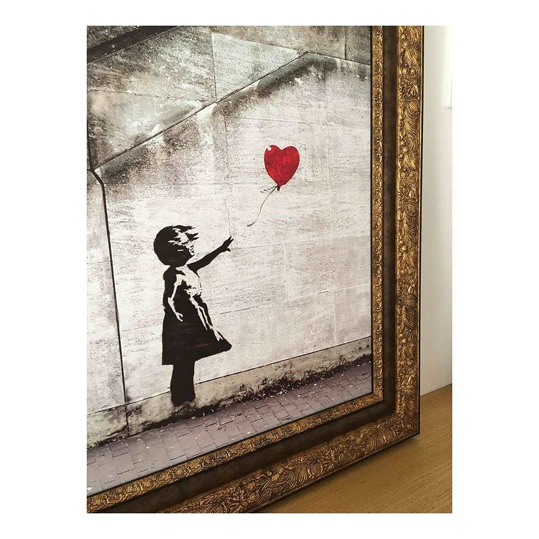 限定マット額装品/バンクシー/Girl With A Pierced 【公式通販】