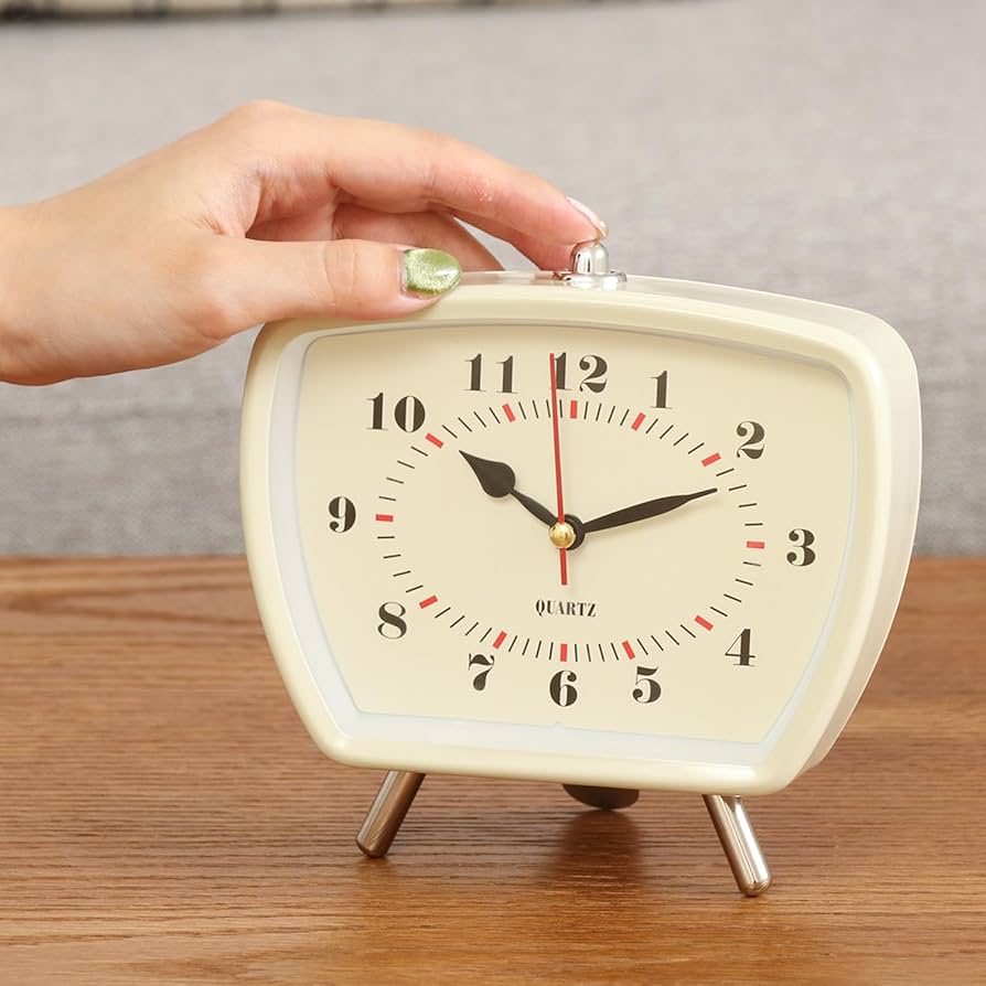 Amazon.co.jp: 不二貿易 置き時計 幅14.6×奥行6.6×高さ14.1cm ホワイト