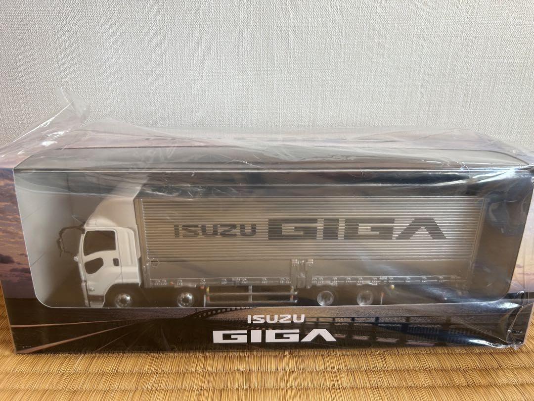 Amazon.co.jp: いすゞ ギガ 1 43模型 プラモデル 模型 トラック模型