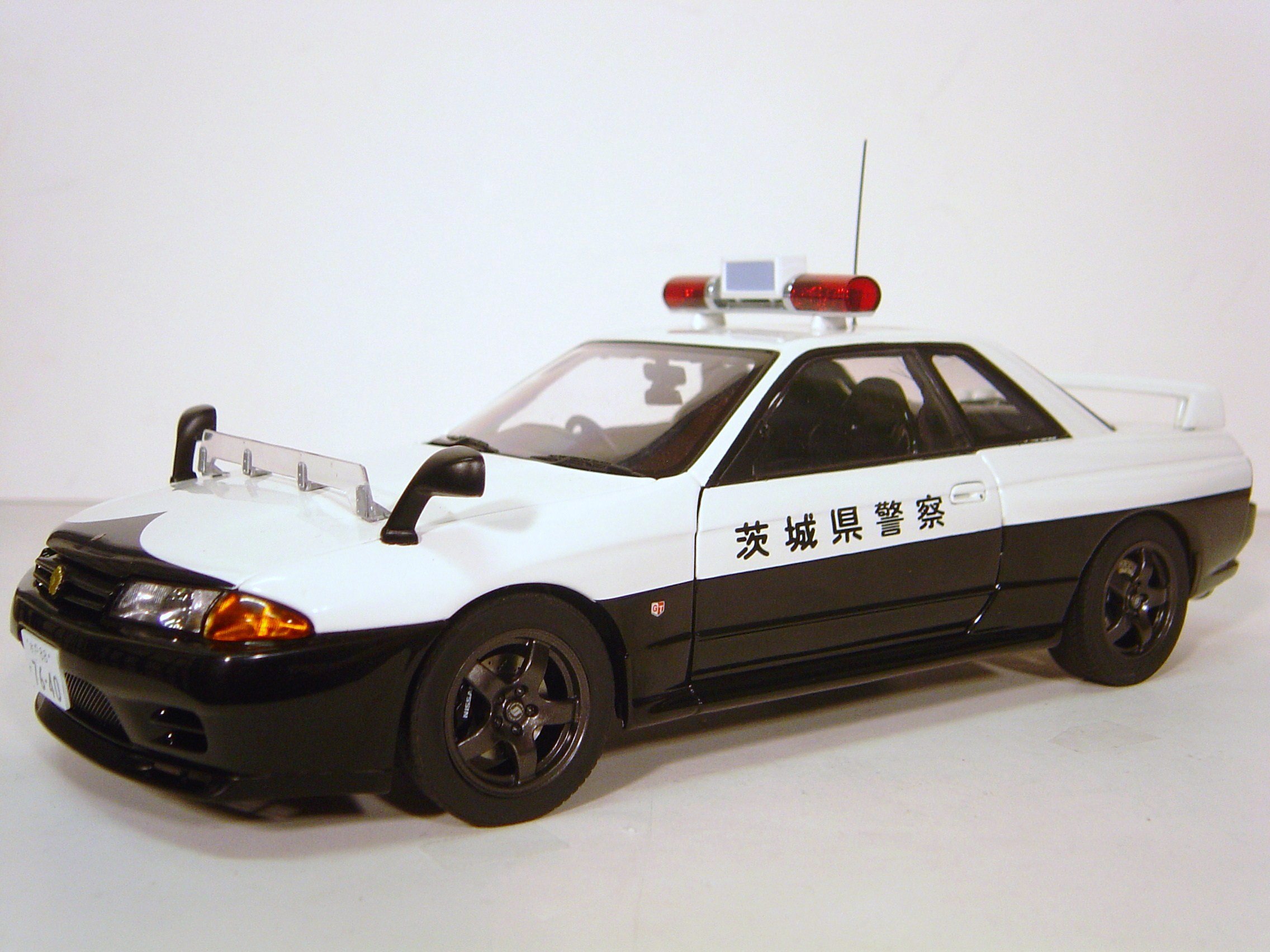 Amazon | AUTOart 1/18 ストリートシリーズ 日産 スカイライン GTR(R32