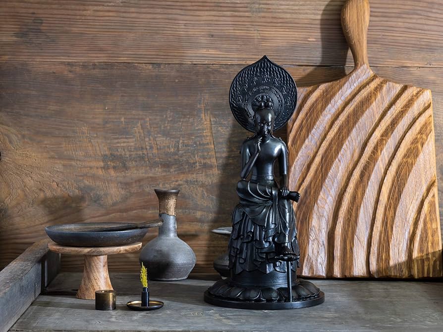 Amazon｜国宝復刻版 弥勒菩薩 半跏像(中宮寺型) 31cm漆仕上げ 蝋型