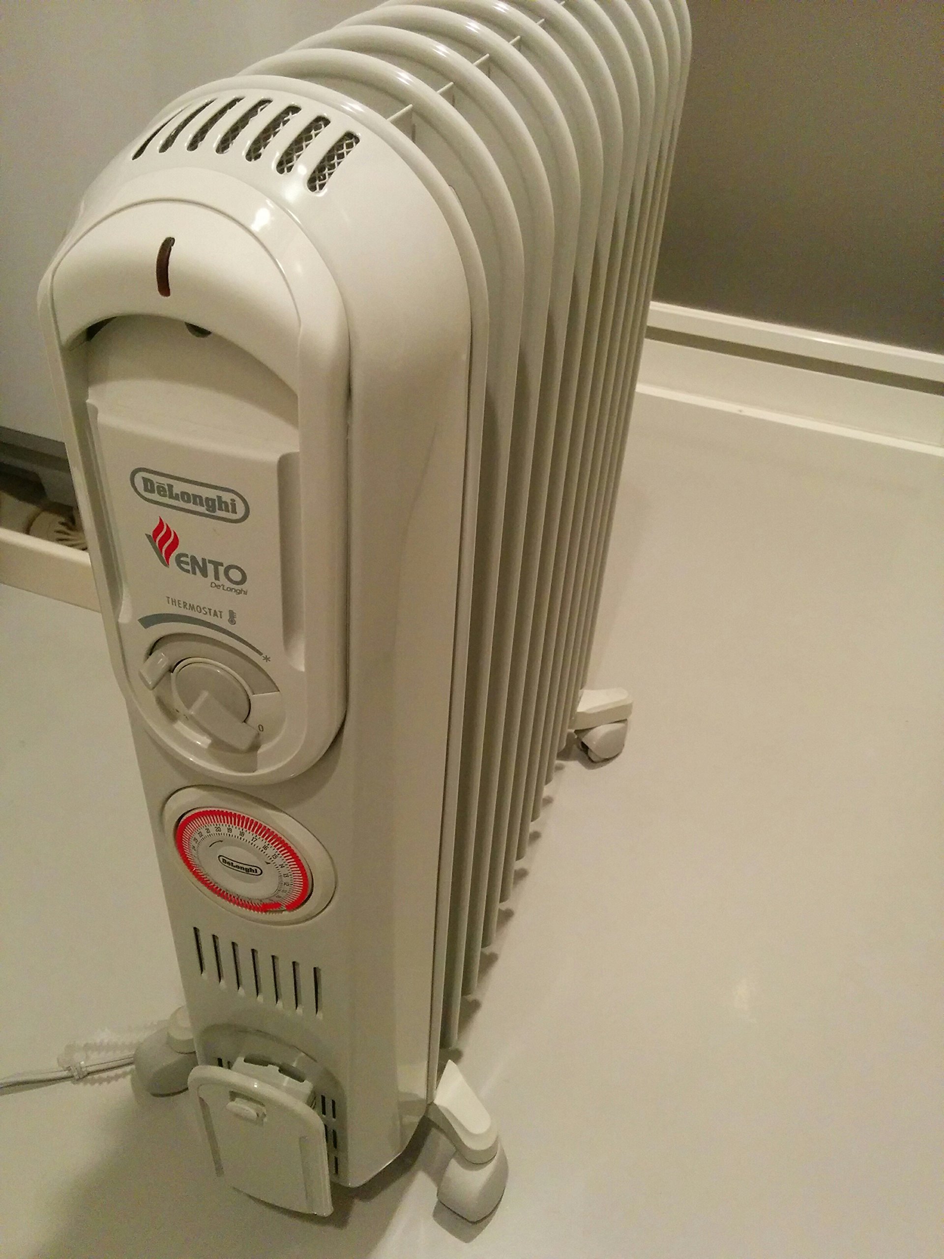 Amazon | DeLonghi オイルラジエターヒーター F字型フィン11枚 【4～10