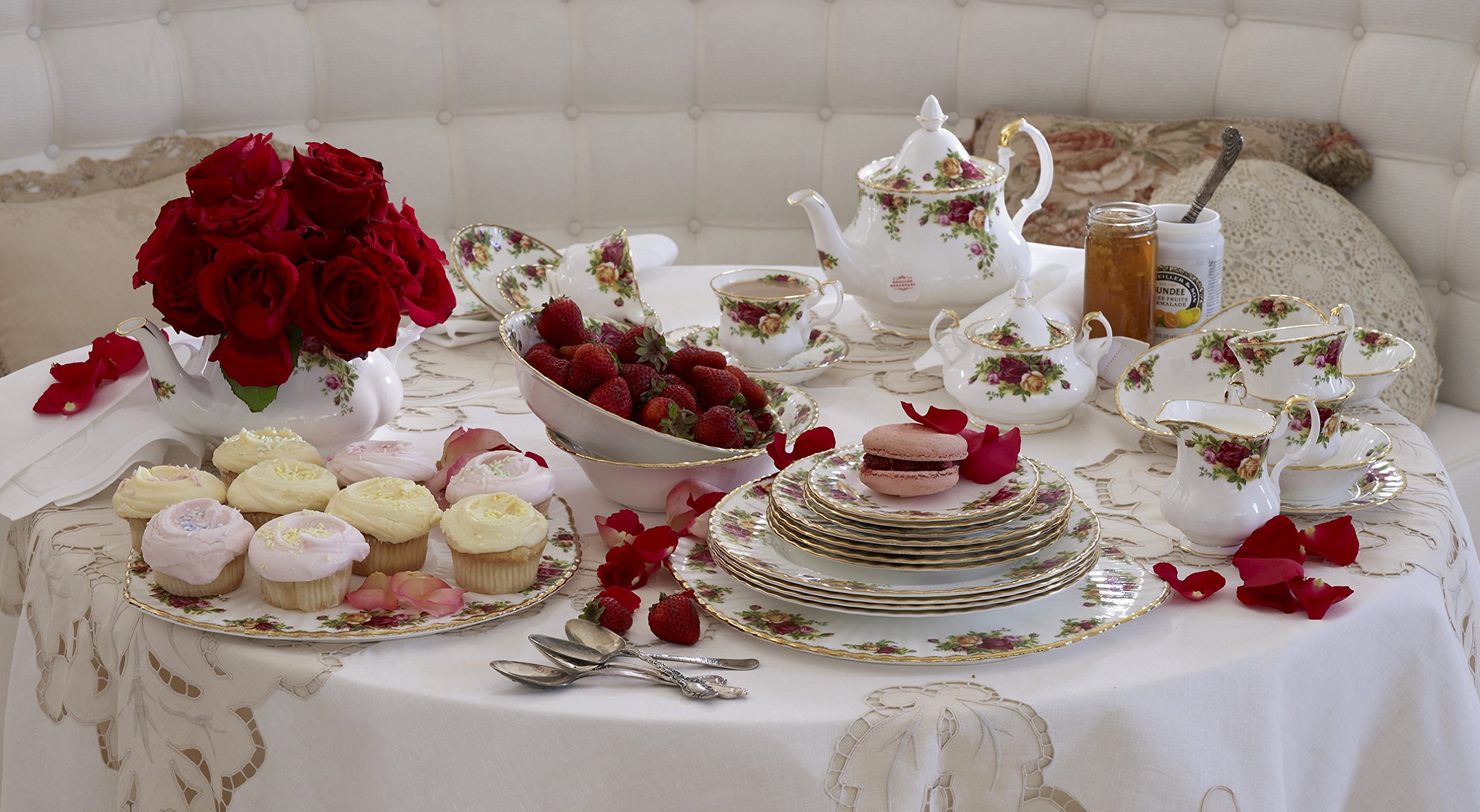 Amazon.com | Royal Albert 15210007 Old Country Roses Salad Plate