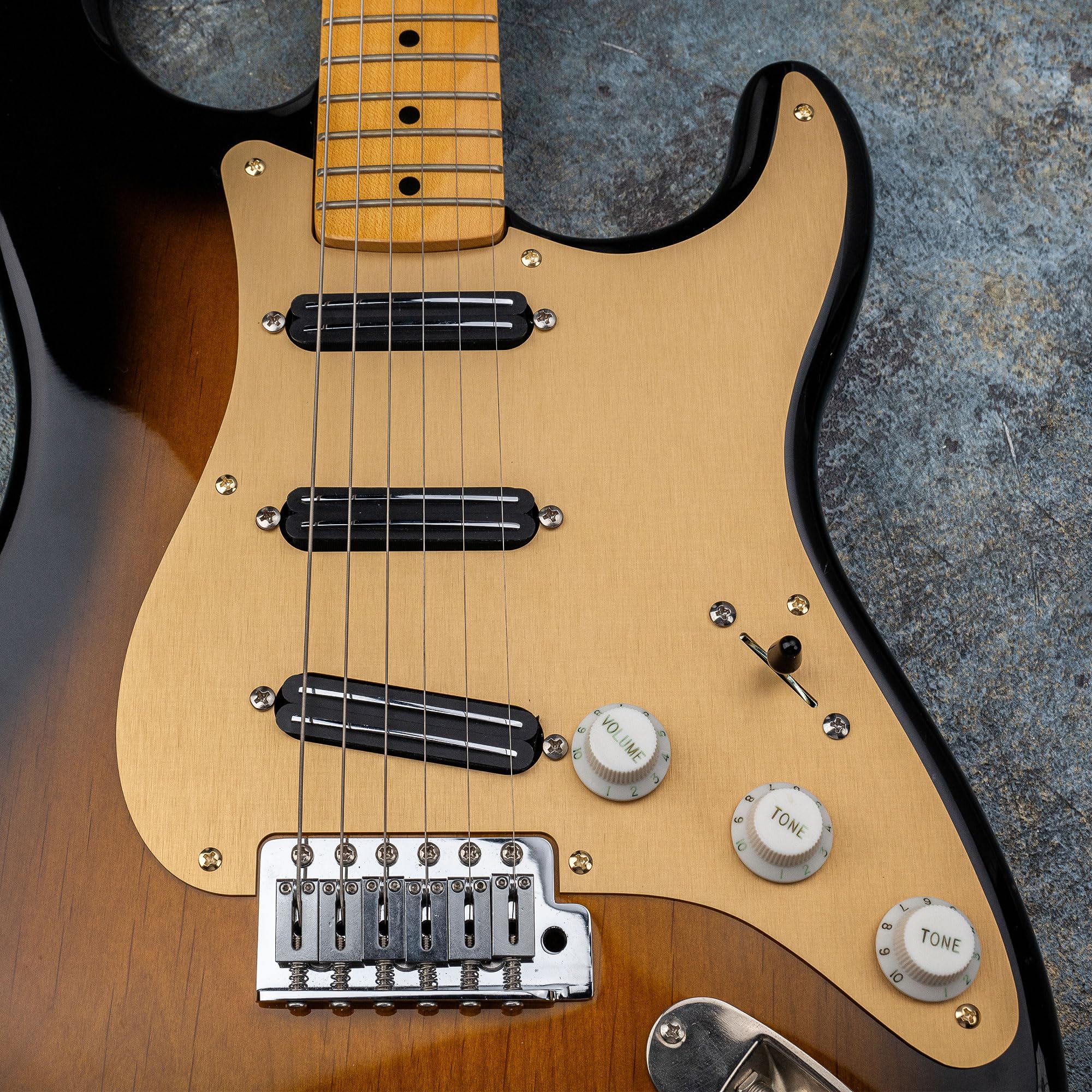 Amazon.co.jp: Musiclily Ultra 8穴 SSS ストラトキャスター50s