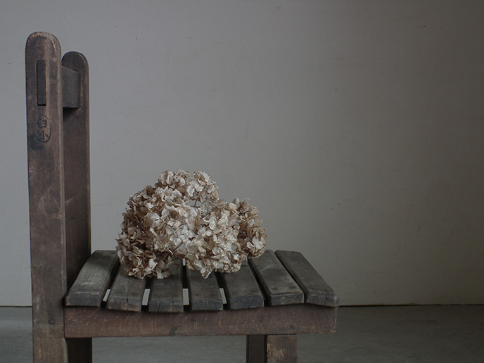 F01837 昭和レトロ 古い小学校の木製椅子 チェア | MANSIKKA