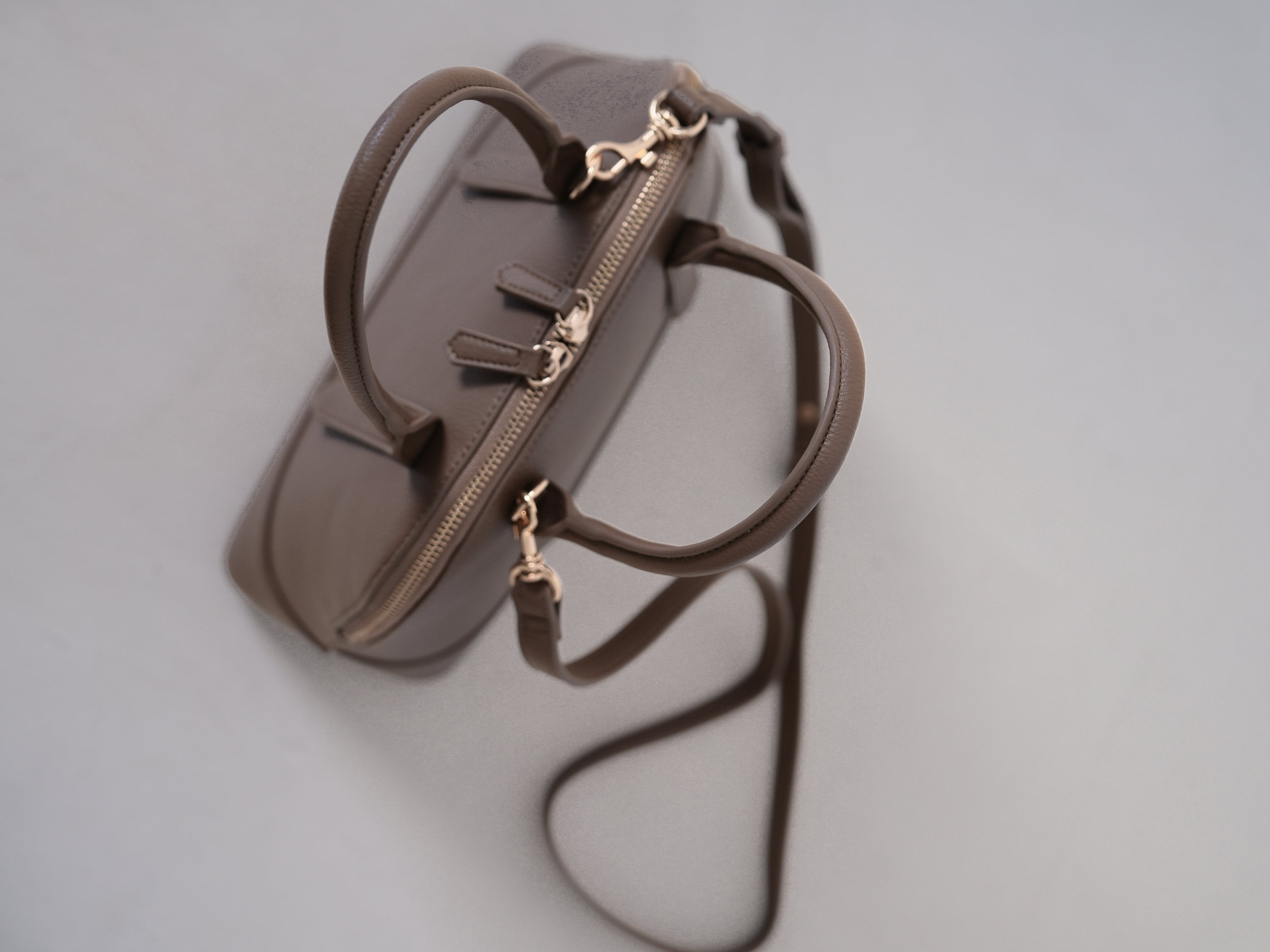 2WAYエコレザーミドルボストンバッグ【リサイクルポリエステル