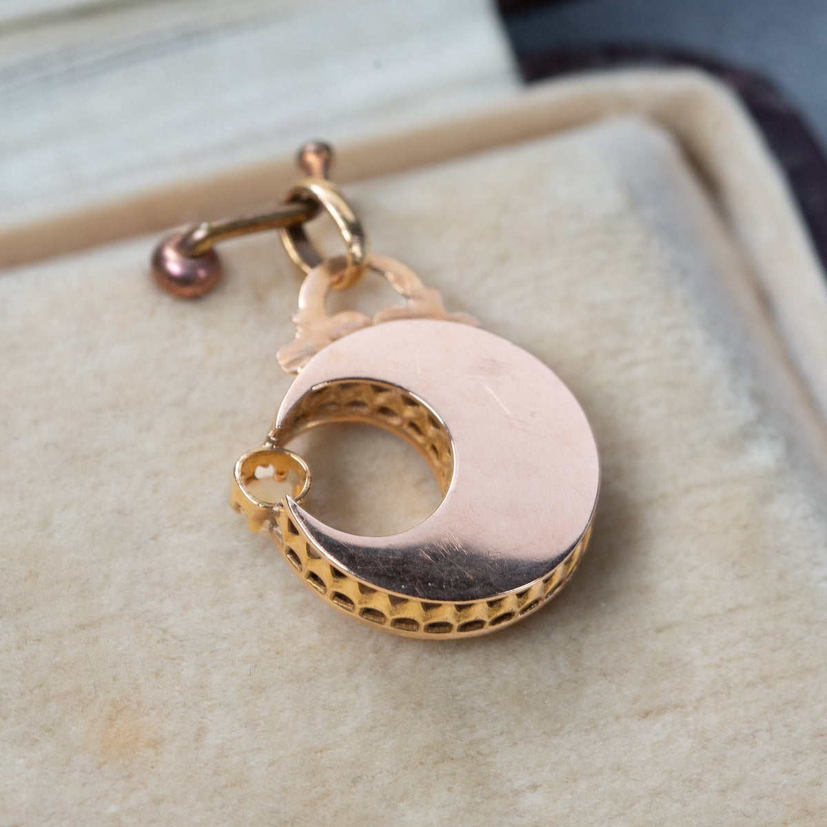 アンティーク 三日月と星のゴールドペンダントトップ（天然真珠）