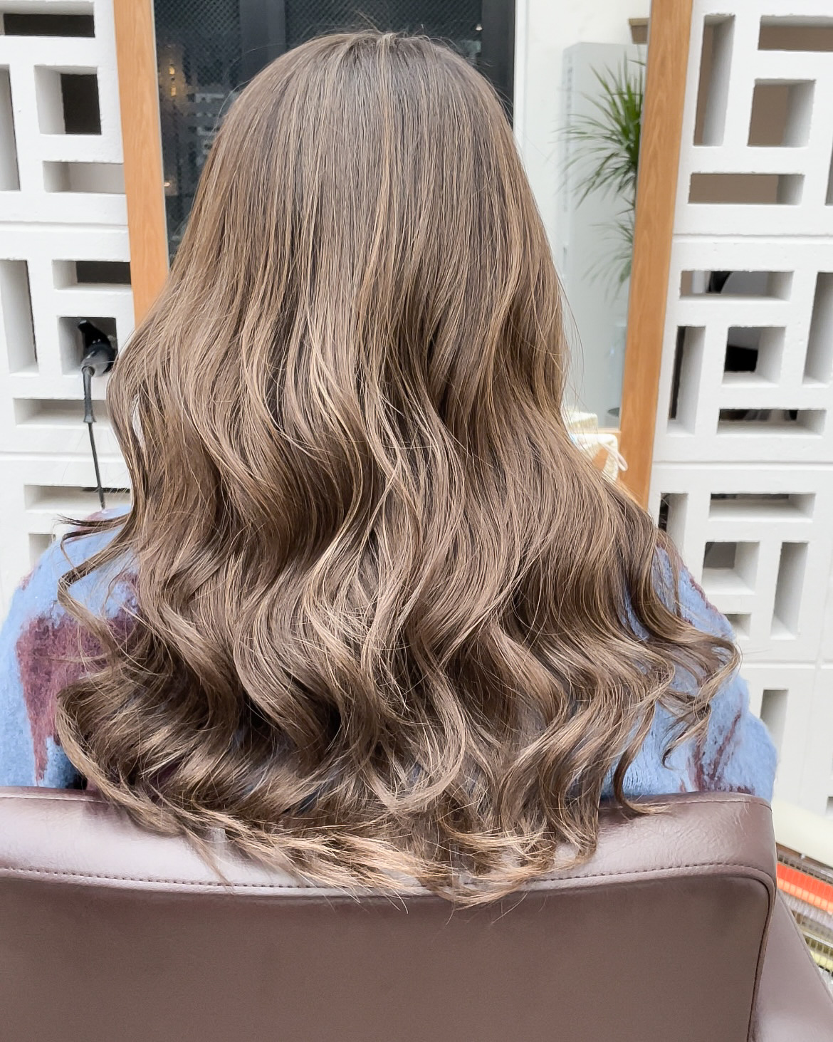 白髪染め」でリタッチばかり？もっとカラーリングを楽しみませんか？