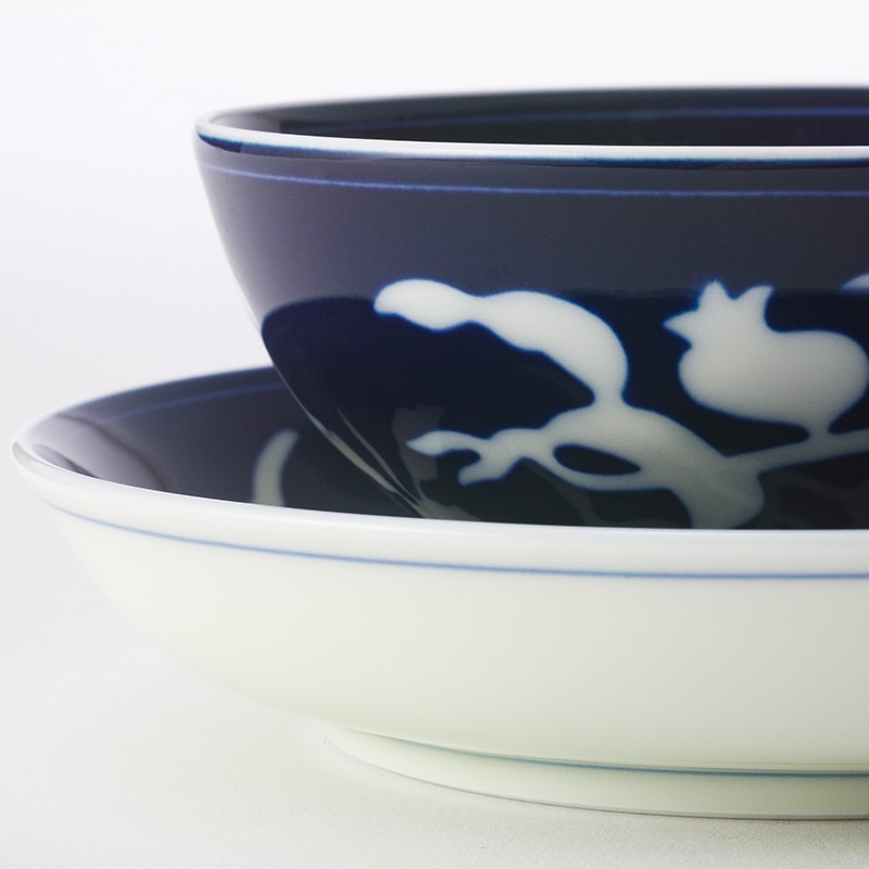 草花折枝白抜紋 紅茶碗皿 | すべての商品 | 深川製磁オンラインストア